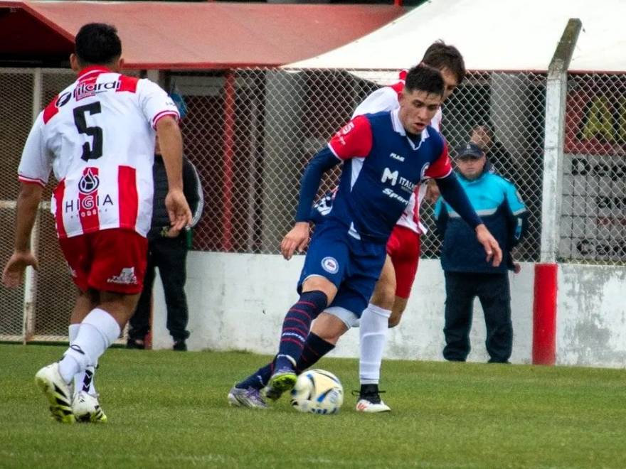 Cañuelas empató y se quedó sin la punta